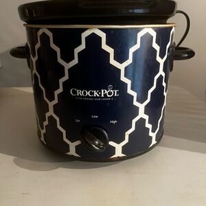 Navy and White Slow Cooker
